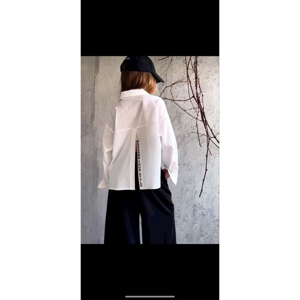 Kız Çocuk Asimetrik Kesim Sırt Yırtmaç ve Yazı Detaylı Düğme Kapamalı Beyaz Renk Gömlek