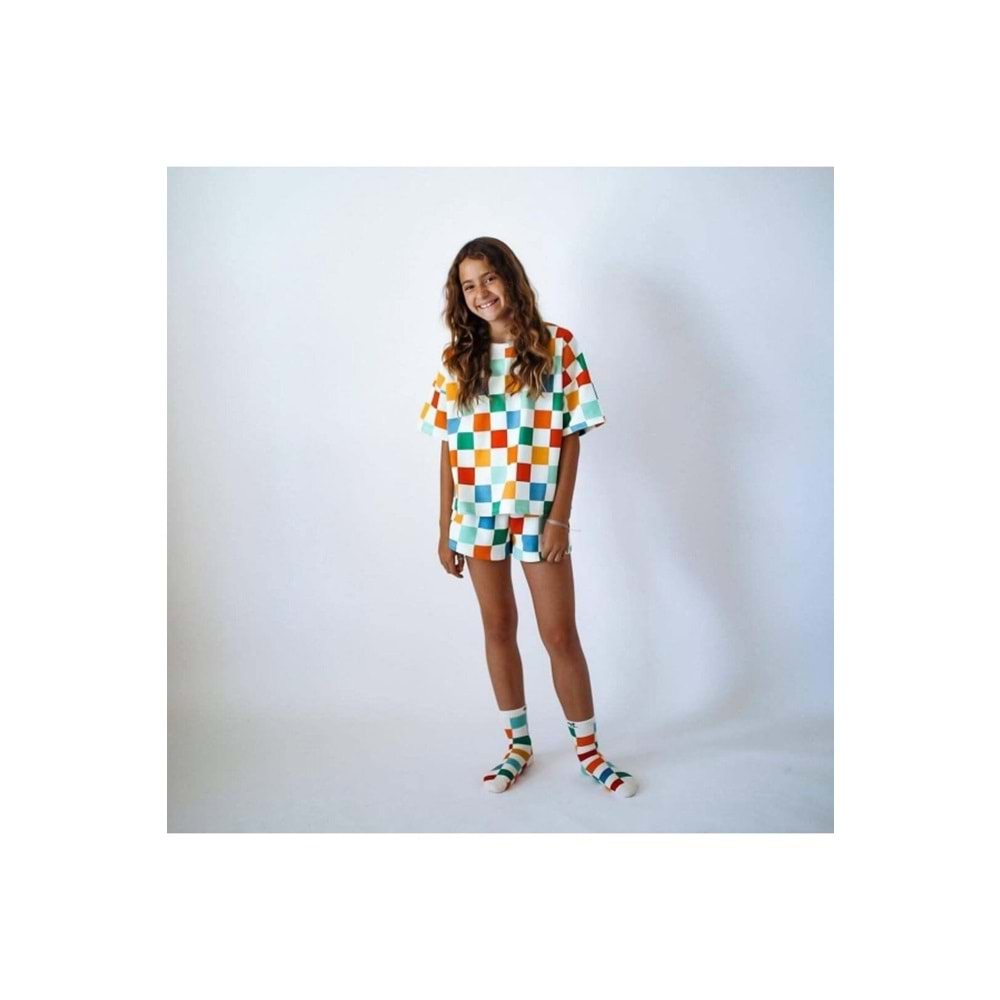 Kız Çocuk Damalı Çok Renkli Oversize Kare Desenli Tişört ve Şort Takımı