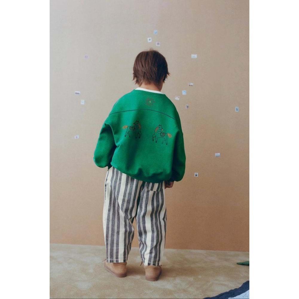 Yeşil Renk Nakışlı Bisiklet Yaka Sweatshirt