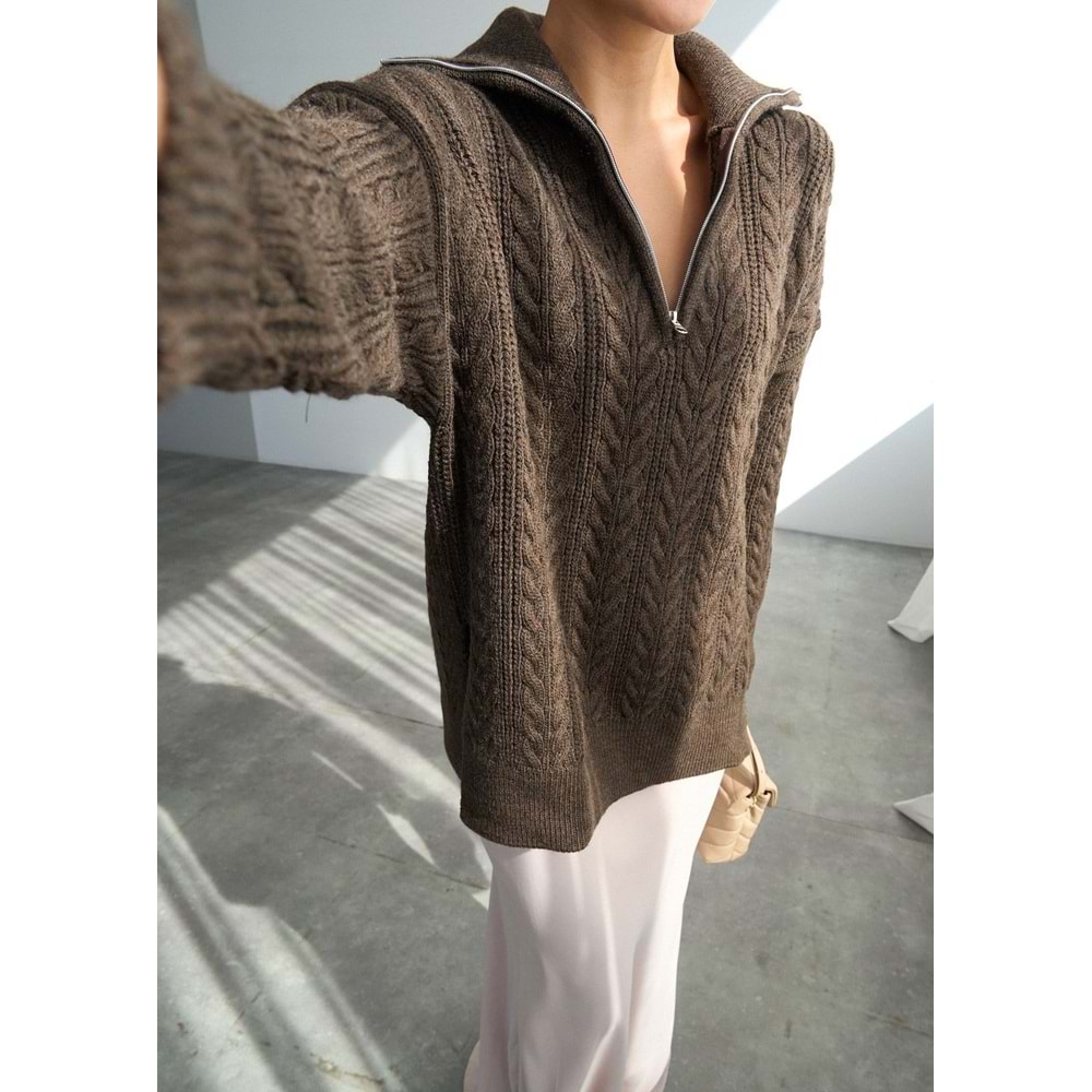 Saç Örgü Yaka Fermuarlı Kazak - Acı Kahve