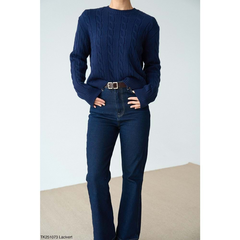 Saç Örgü Detaylı Lacivert Renk Kazak STD