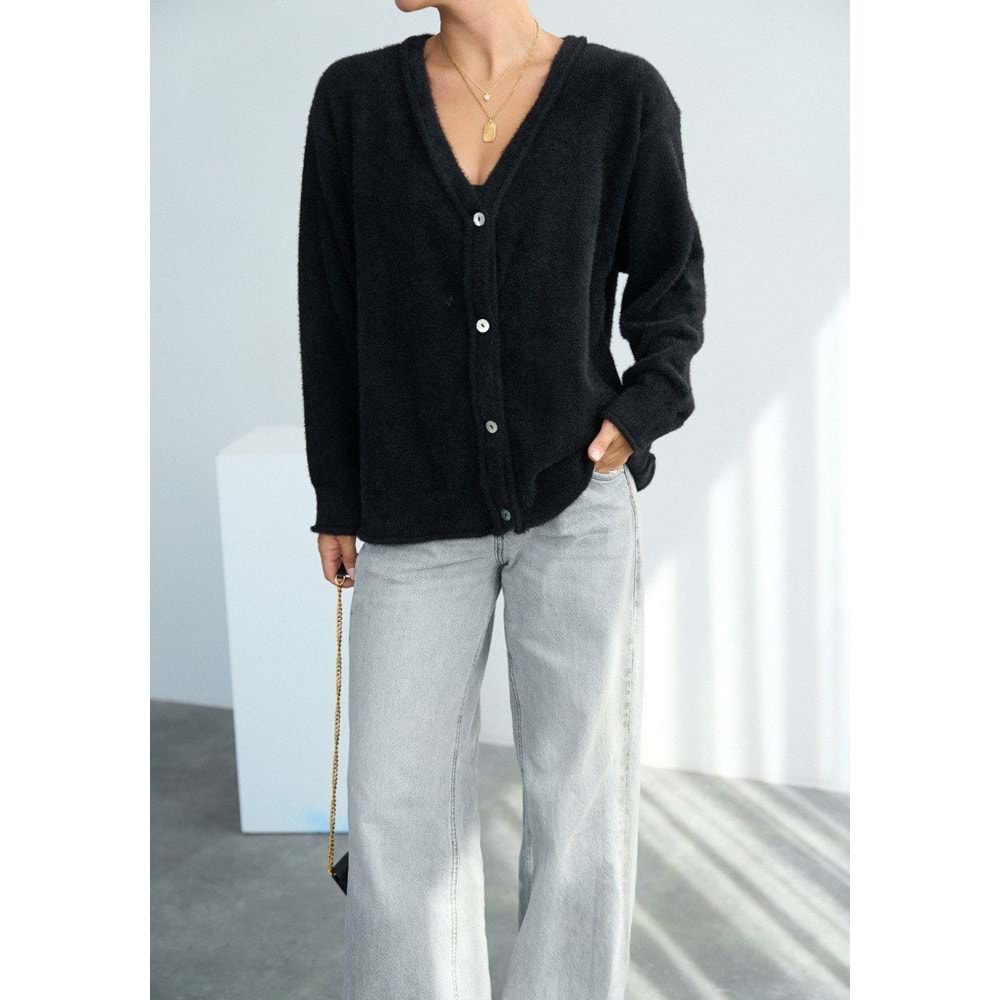 Tüylü Siyah Renk 4 Düğmeli Hırka Tasarım STD