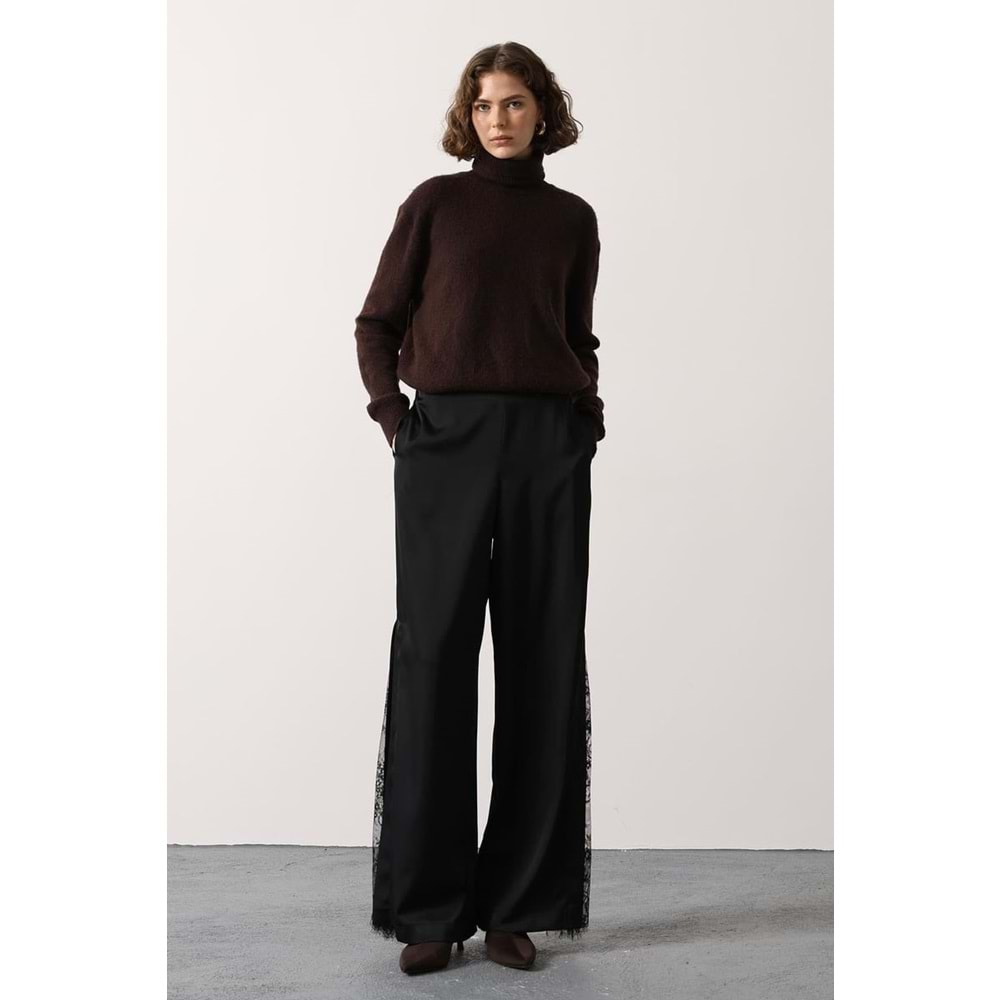 Yırtmaç Dantel Detaylı Saten Bol Paça Pantolon - L