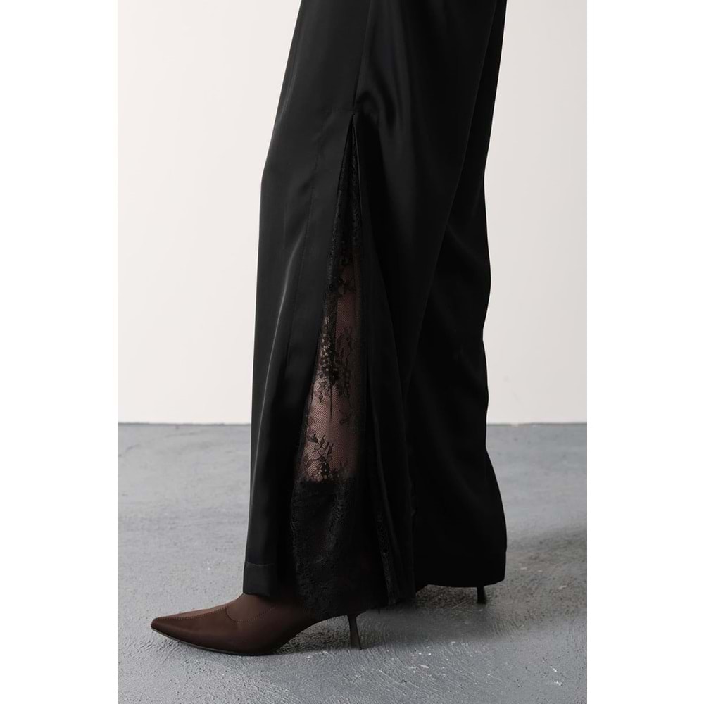 Yırtmaç Dantel Detaylı Saten Bol Paça Pantolon - L