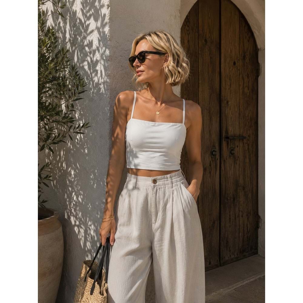 Beyaz Renk Askılı Crop Top Üst İç Dolgulu - Kendinden Sütyen Destek Pedli