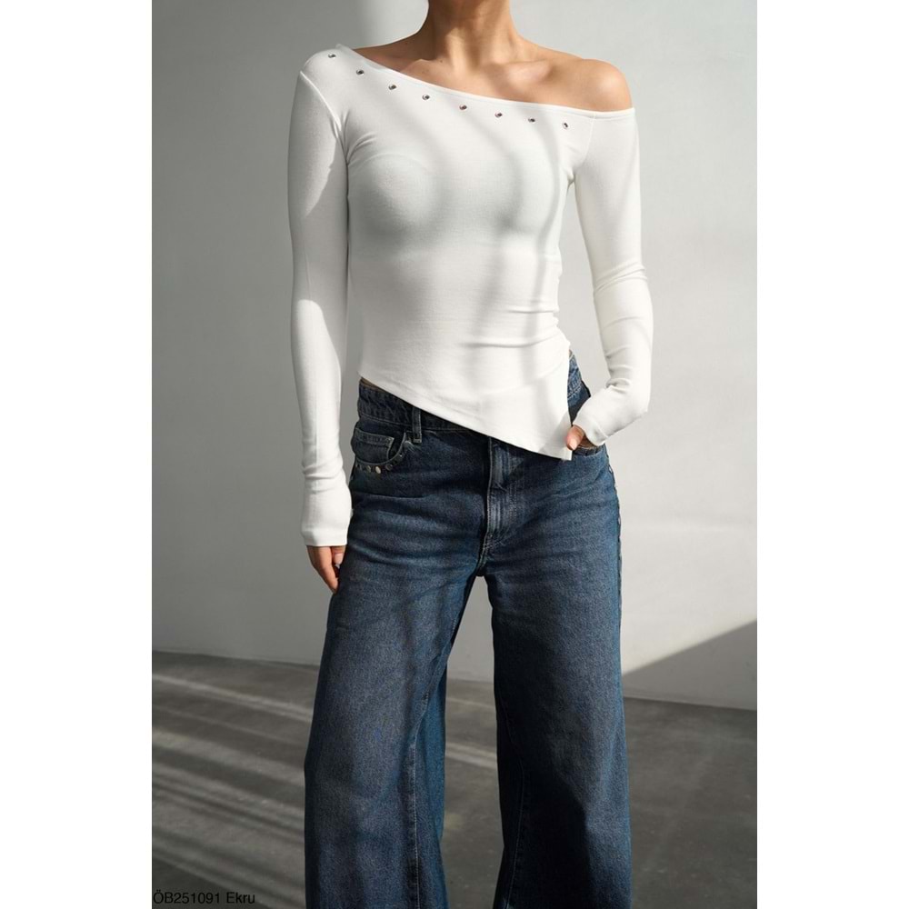 Yaka Detay Asimetrik Bel Kesim Tasarım Bluz - EKRU - L