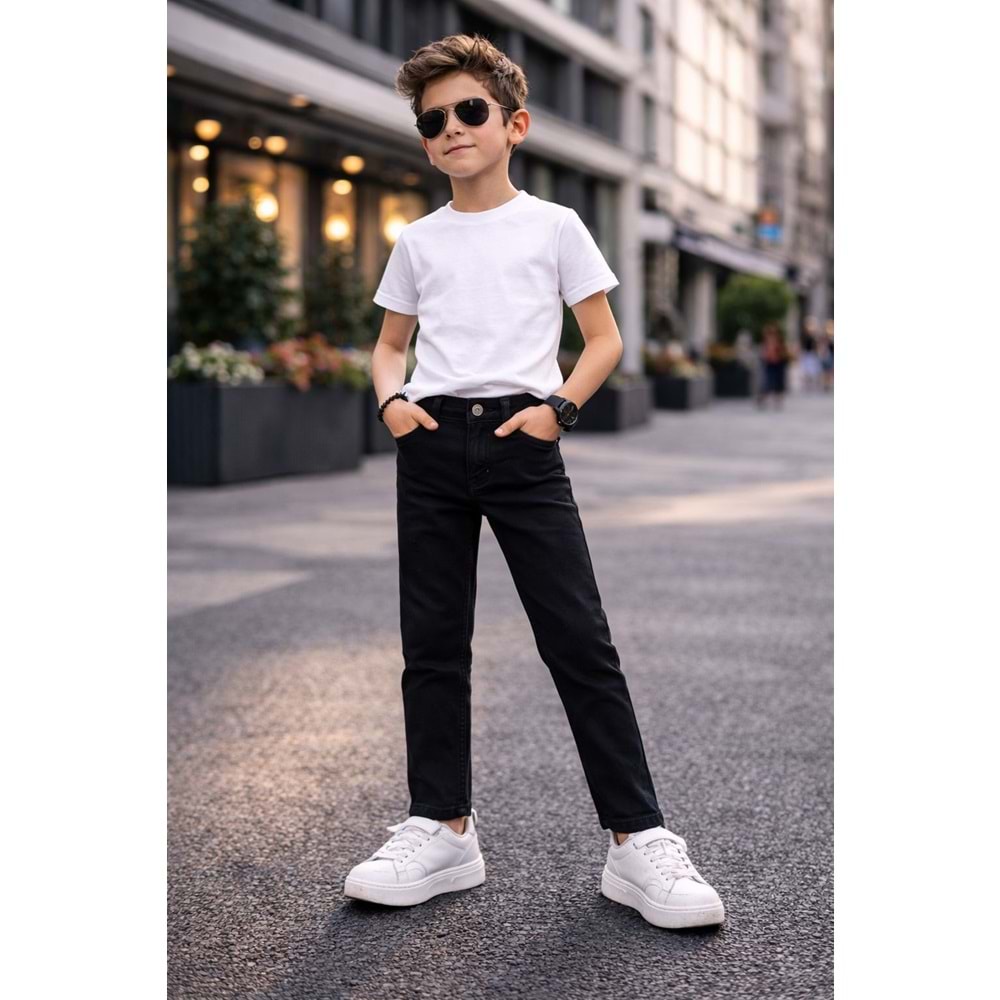 Erkek Çocuk Likralı Siyah Renk Taşlamalı Denim Kot Pantolon