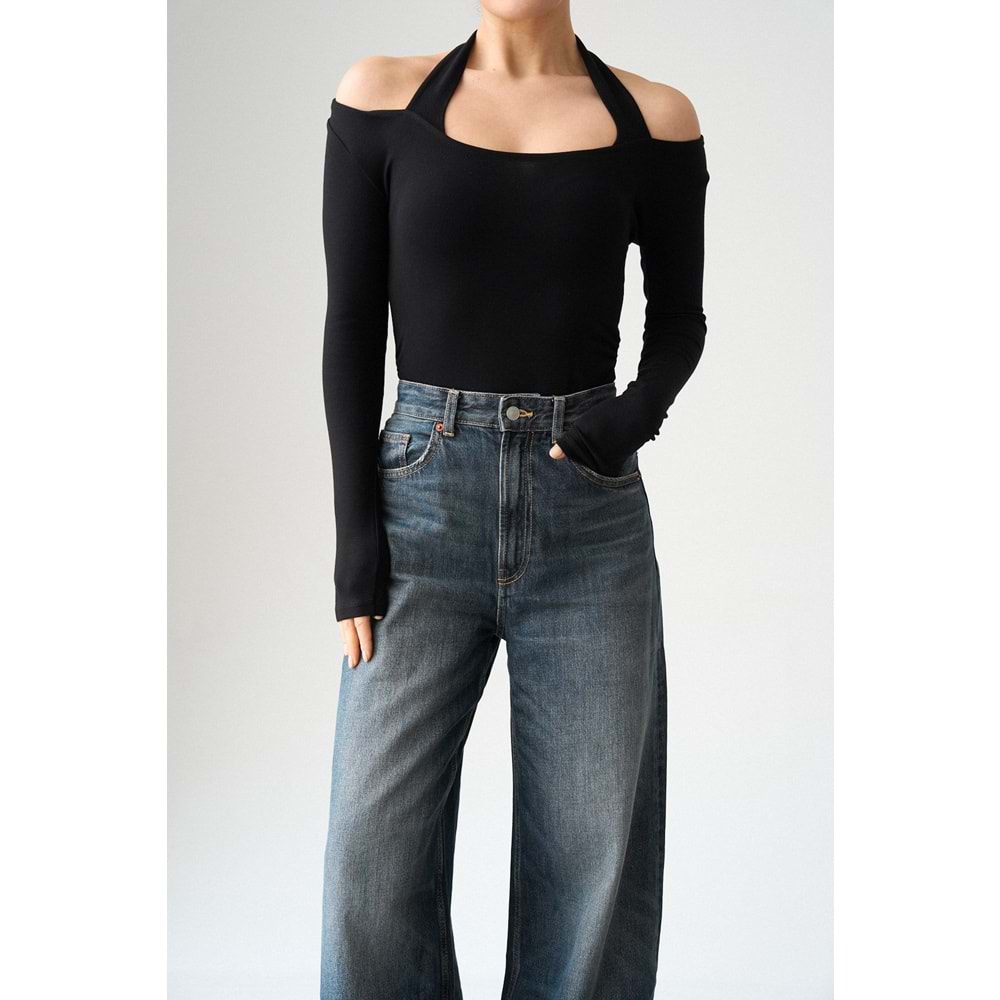 Uzun Kollu Yandan Büzgülü Boyun Detaylı Kadın Bluz - SİYAH - L