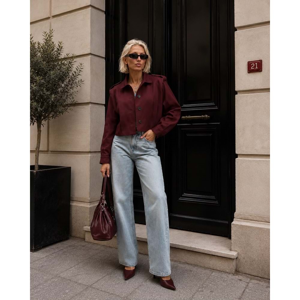 Bordo Düğmeli Crop Gabardin Kadın Ceket - Omuz Detaylı Bordo Renk