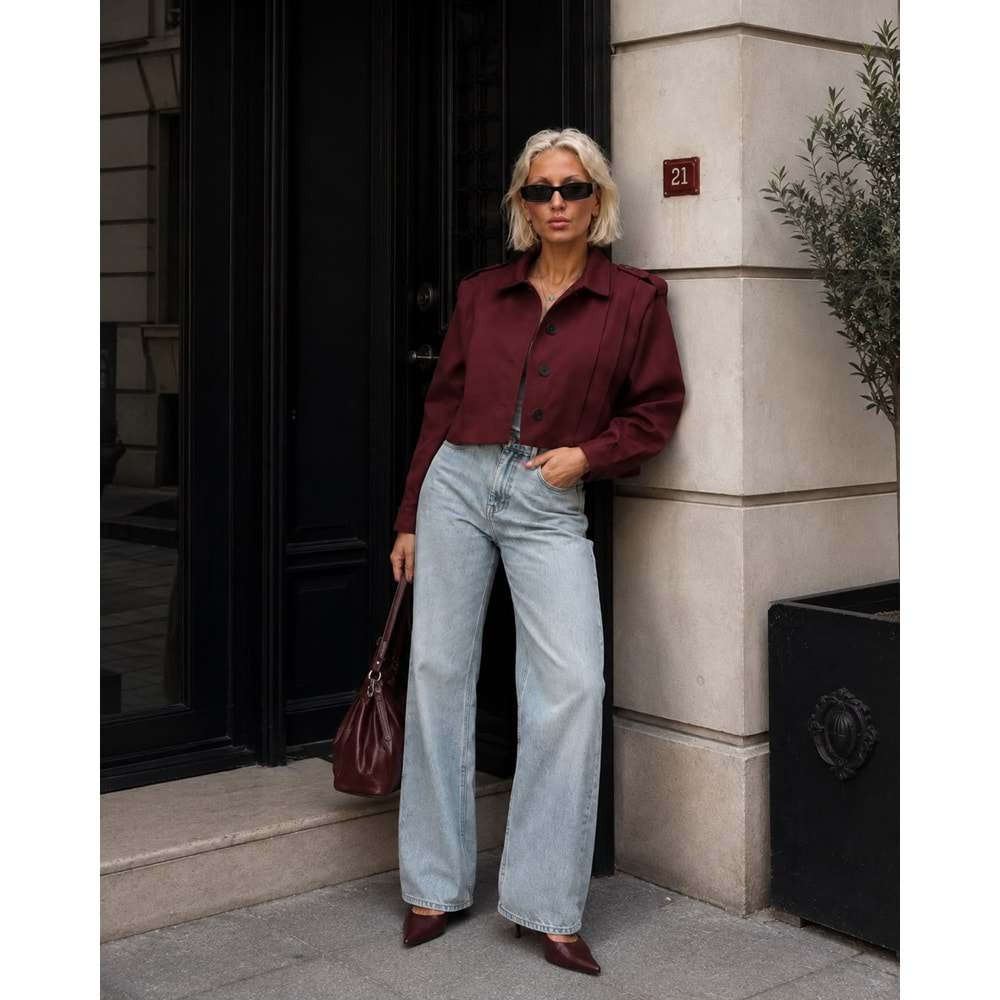 Bordo Düğmeli Crop Gabardin Kadın Ceket - Omuz Detaylı Bordo Renk