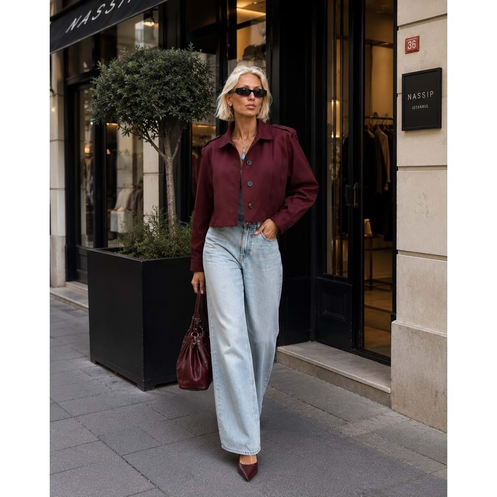 Bordo Düğmeli Crop Gabardin Kadın Ceket - Omuz Detaylı Bordo Renk
