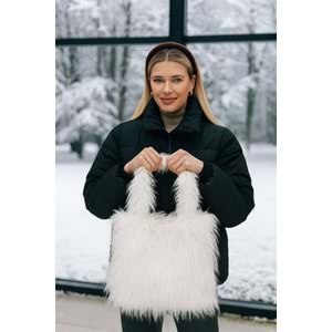 Beyaz Renk İtalyan Saçaklı Peluş Çanta Çıtçıt Kapamalı