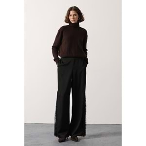 Yırtmaç Dantel Detaylı Saten Bol Paça Pantolon - L