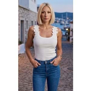 Çiçek Aplike Güpür Detaylı Kaşkorse Bluz - Atlet - BEYAZ - L