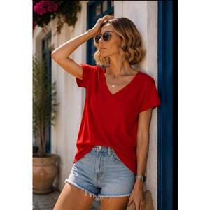 Premium Basic V Yaka Geniş Kesim Kadın Tişort - Kırmızı / Beyaz / Siyah