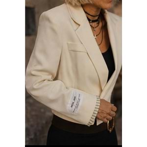 Ibeeka - Krem - Siyah Renk Crop Blazer Ceker - Çizgi Manşet Detay