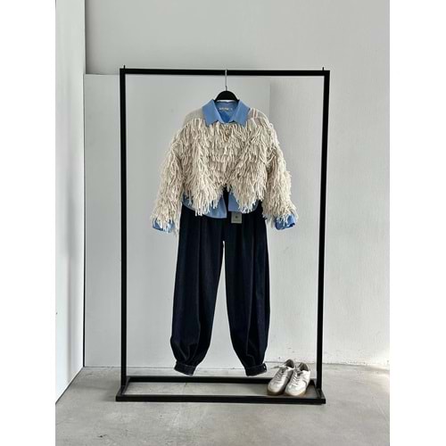 Püsküllü Kazak Krem Renk