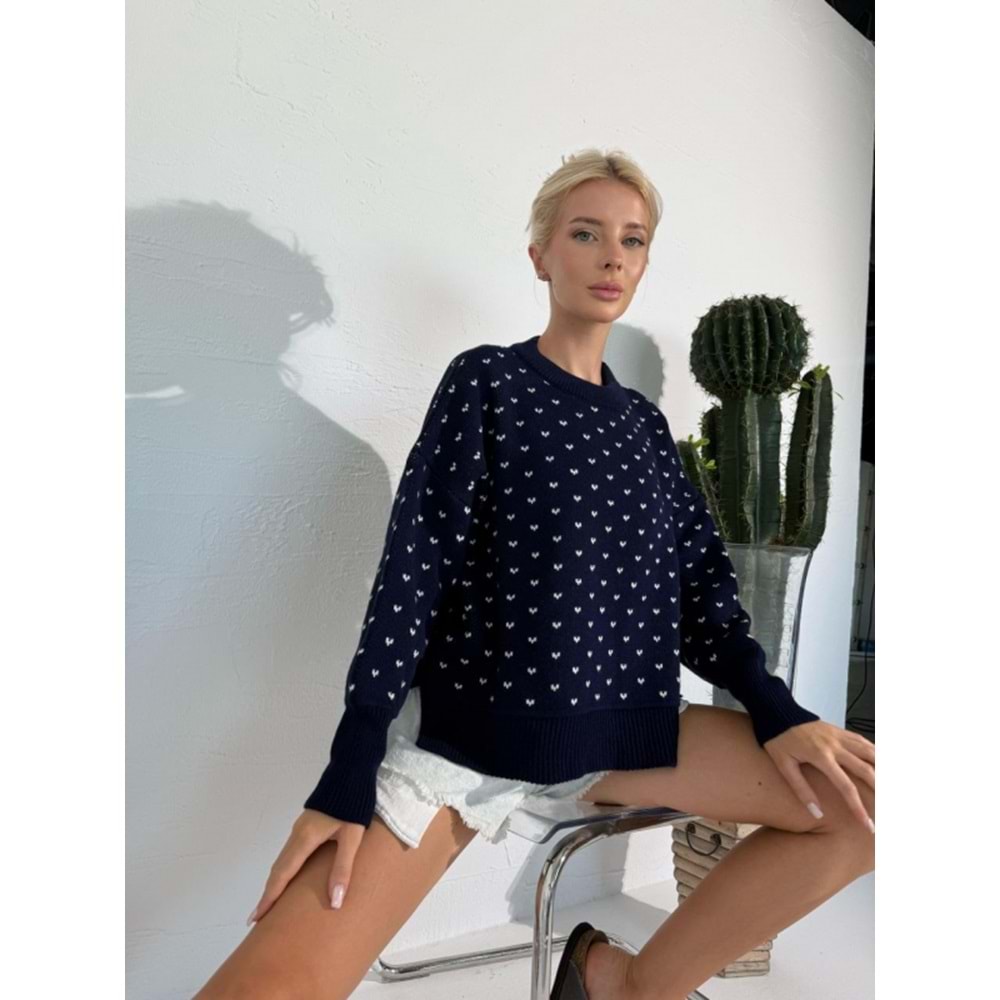 Kalp Baskı Görünümlü Lacivert Renk Kazak