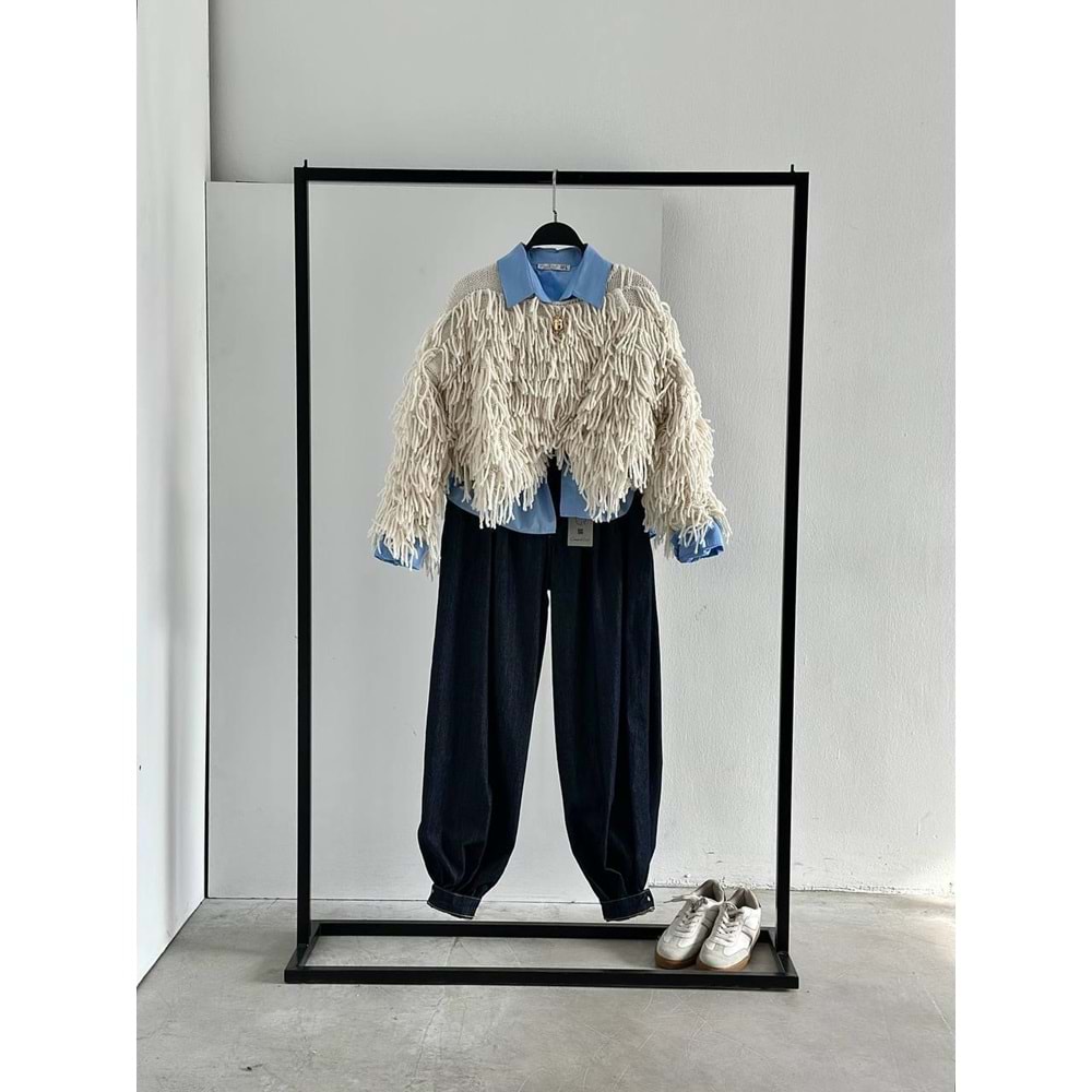 Püsküllü Kazak Krem Renk