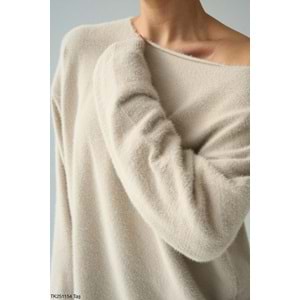 Tek Omuz Açık Düşük Yaka Krem Triko Kazak