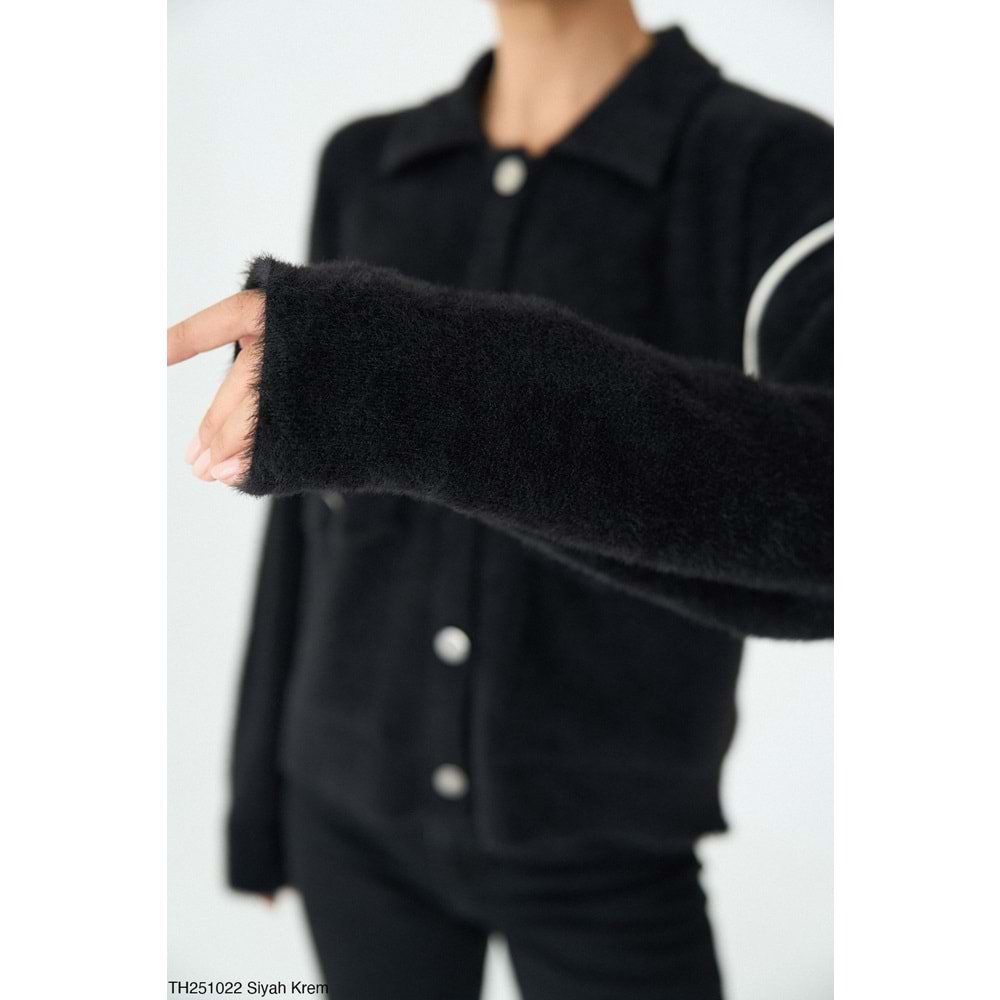 Gümüş Düğme Detaylı Triko Önden Düğmeli Tasarım Hırka