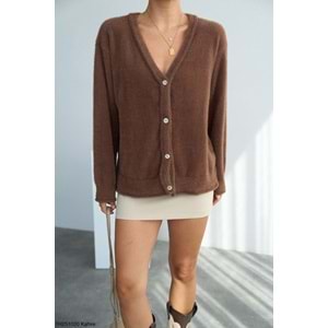 Tüylü Kahve 4 Düğme Kapamalı Tasarım Hırka