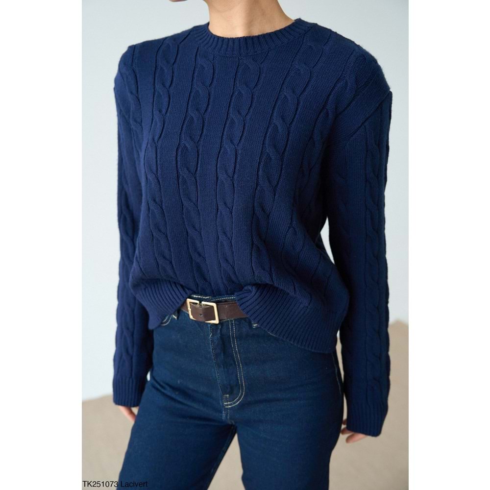 Saç Örgü Detaylı Lacivert Renk Kazak STD
