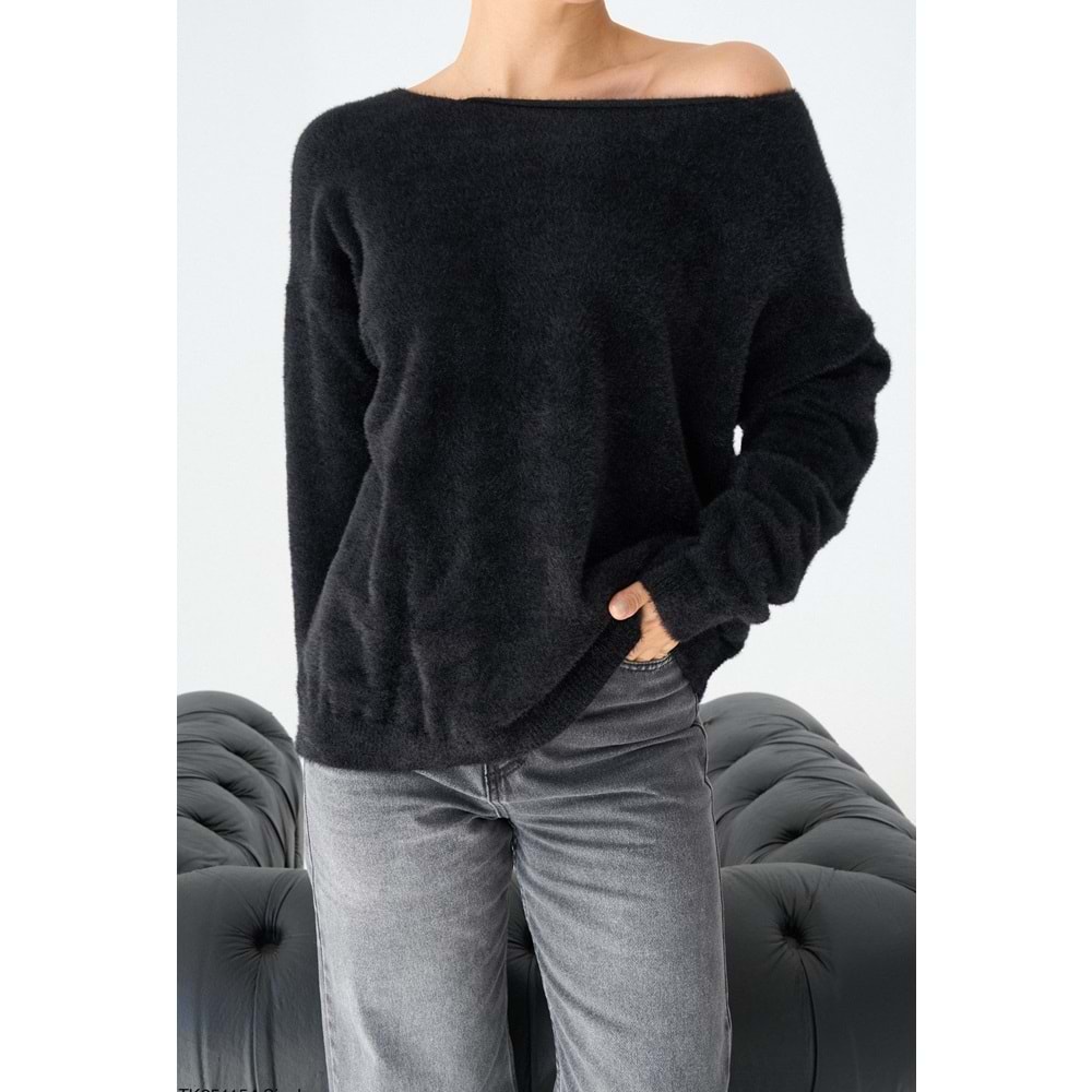 Düşük Omuz Siyah Renk Yumuşak Dokulu Triko Kazak