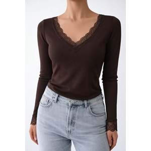 Kol ve Yaka Dantel DEtaylı Acı Kahve Renk Bluz