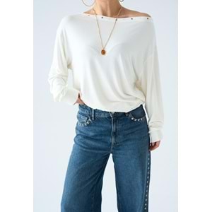 Yaka Kuş Gözü Detaylı ( Zımbalı ) Bluz