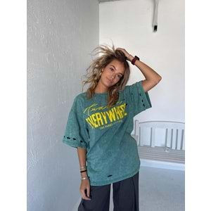 Yıkamalı Yırtık Eskitme Detaylı Pastel Yeşil Oversize T-Shirt