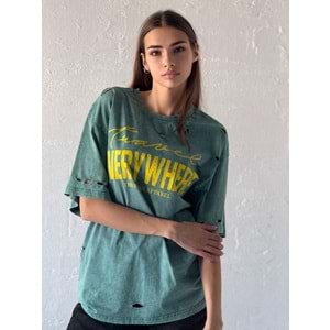 Yıkamalı Yırtık Eskitme Detaylı Pastel Yeşil Oversize T-Shirt