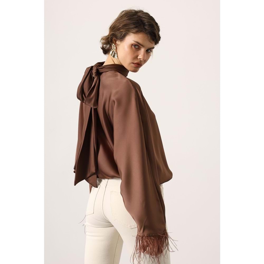 Luxe Knot Sırt Bağlama Kol Otriş Detaylı Saten Bluz - Kahve - Acı Kahve - M