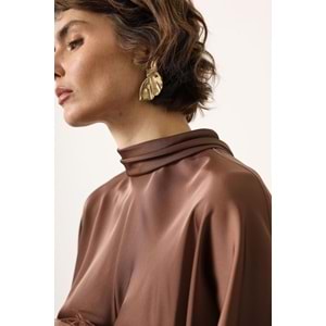 Luxe Knot Sırt Bağlama Kol Otriş Detaylı Saten Bluz - Kahve - Acı Kahve - M