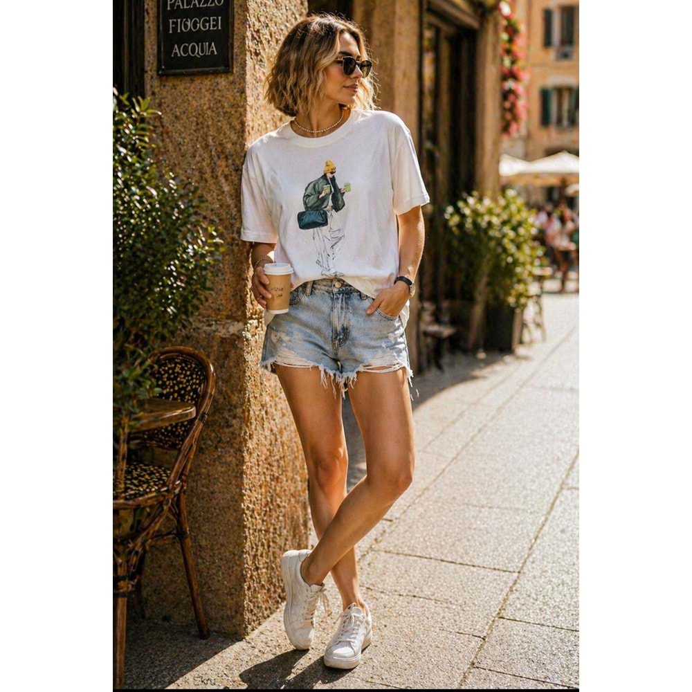 Yeni Sezon Premium Pamuklu City Girl Firgür Baskılı T-Shirt